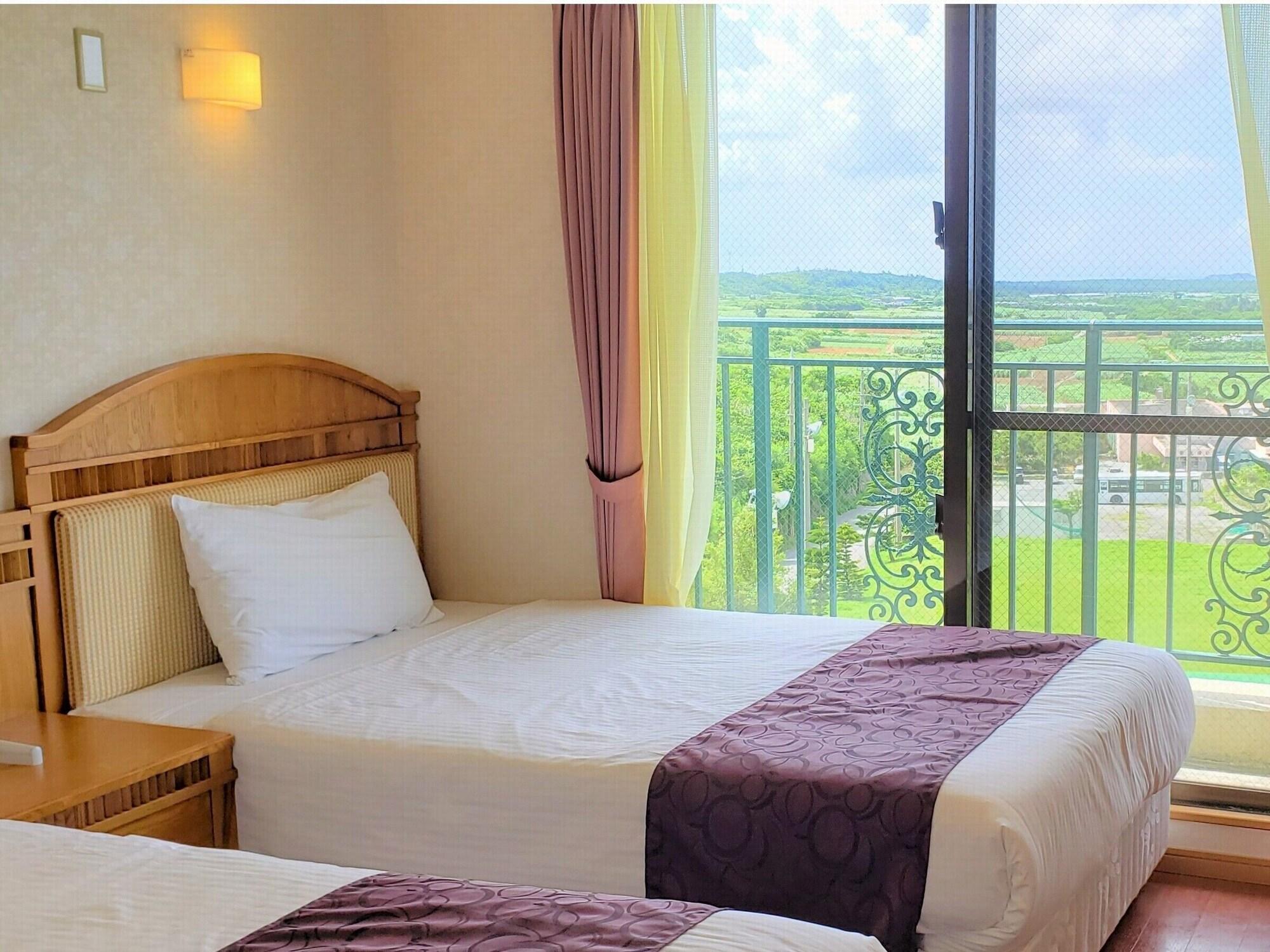 Hotel Castlevillage Miyakojima Экстерьер фото