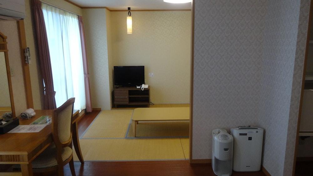 Hotel Castlevillage Miyakojima Экстерьер фото