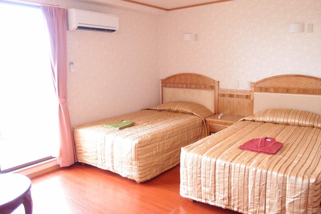 Hotel Castlevillage Miyakojima Номер фото