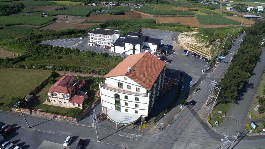 Hotel Castlevillage Miyakojima Экстерьер фото