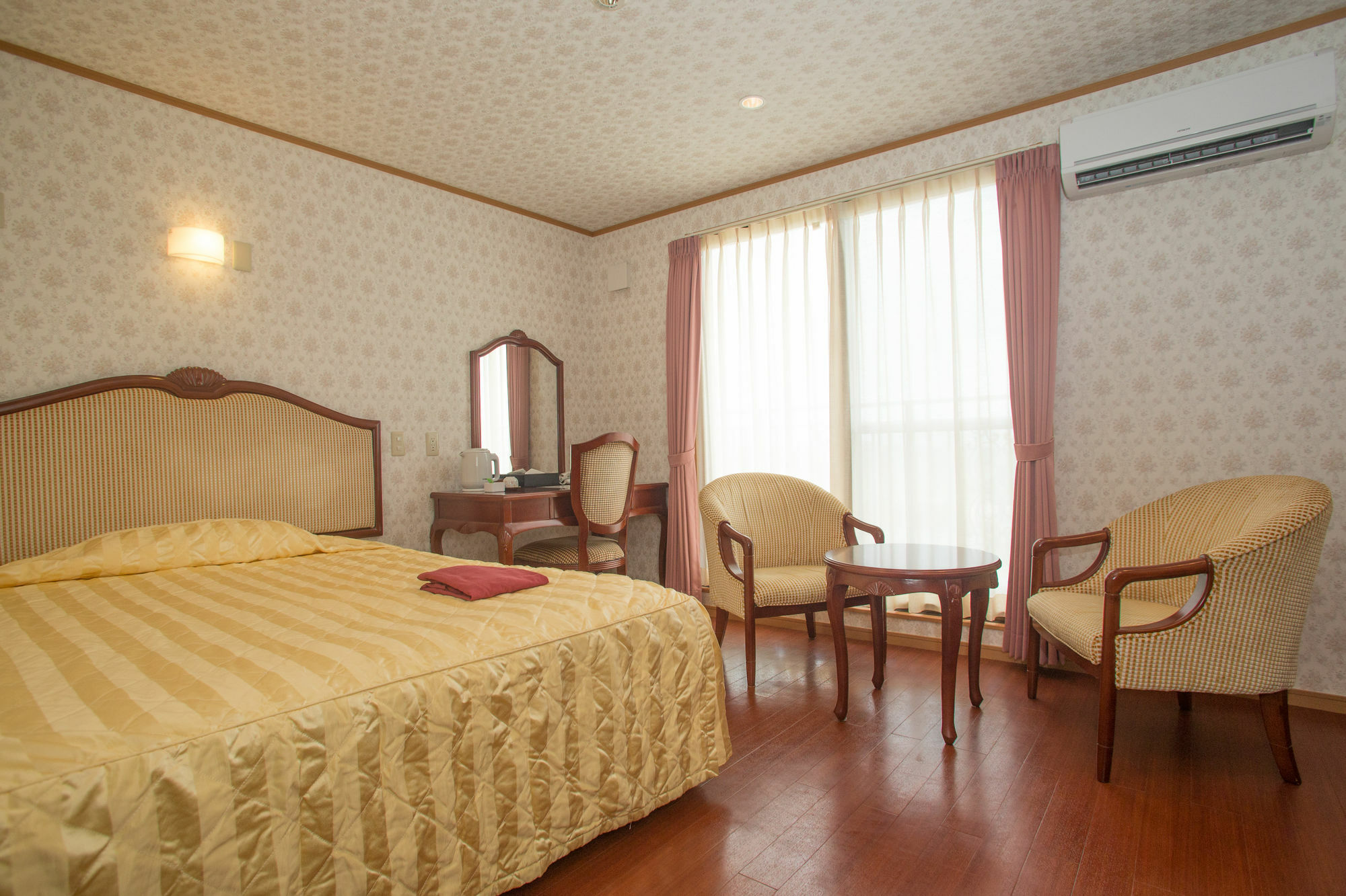 Hotel Castlevillage Miyakojima Экстерьер фото